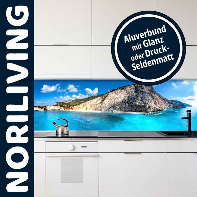 Küchenrückwand mit Strand- und Felslandschaft, Aluverbund in Glanz oder Druck-Seidenmatt von NORILIVING
