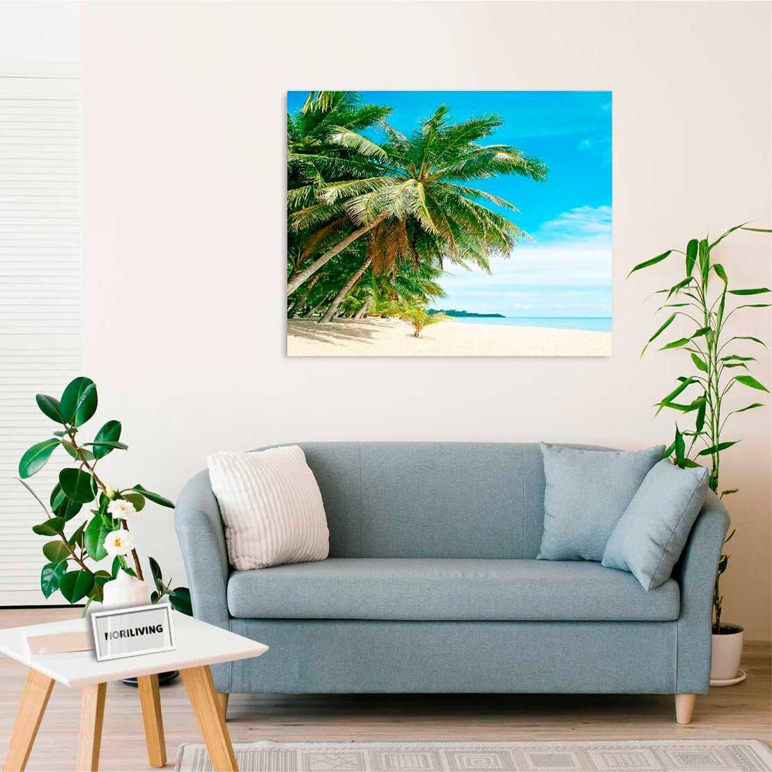 Wandbild über dem Sofa mit Motiv Palme am Strand 196