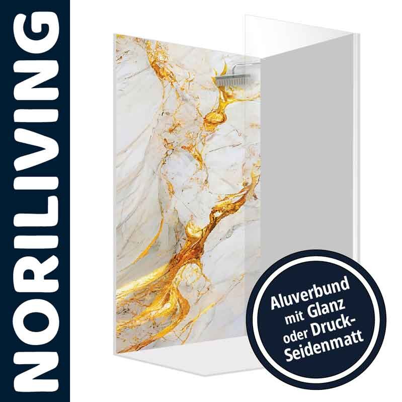 Duschwand von Noriliving mit Marmor-Optik, erhältlich in Glanz oder Druck-Seidenmatt, zeigt goldene und weiße Muster.