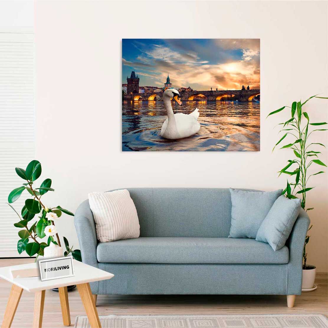 Wandbild über dem Sofa mit Motiv Schwan im See 724