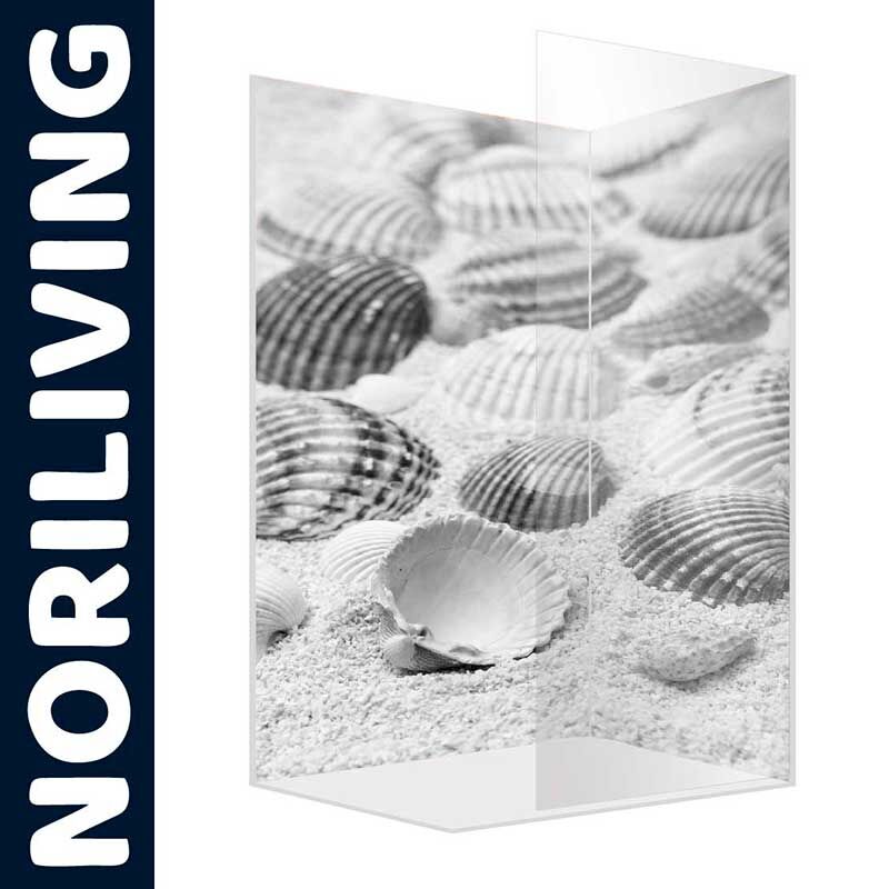 Raumteiler mit schwarz-weißem Muschelmuster auf Sand von NORILIVING