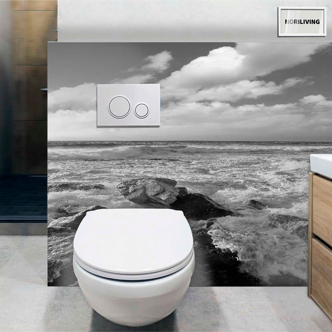 im WC eingebaute Toilettenrückwand mit Motiv Fels in der Brandung 323 schwarz-weiß
