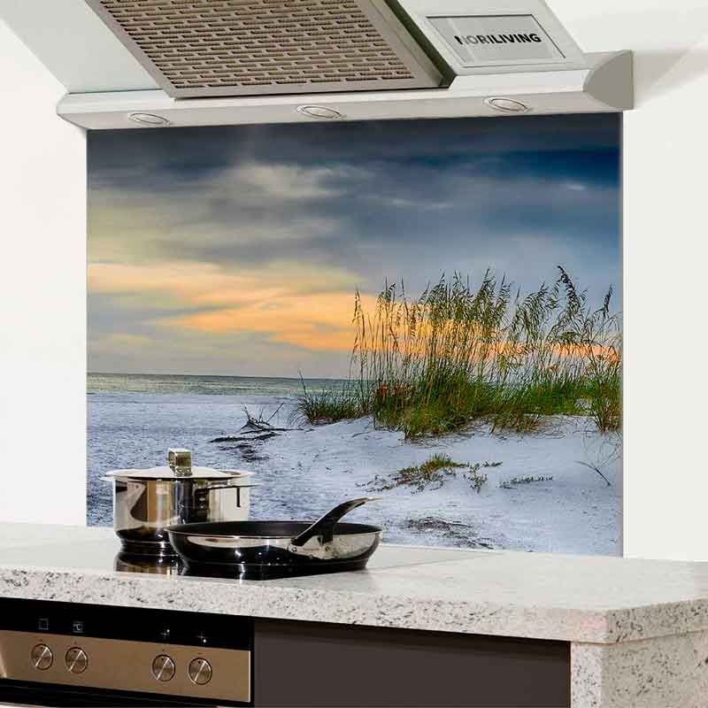 Küchenrückwand mit Strandmotiv und Meerblick im Sonnenuntergang