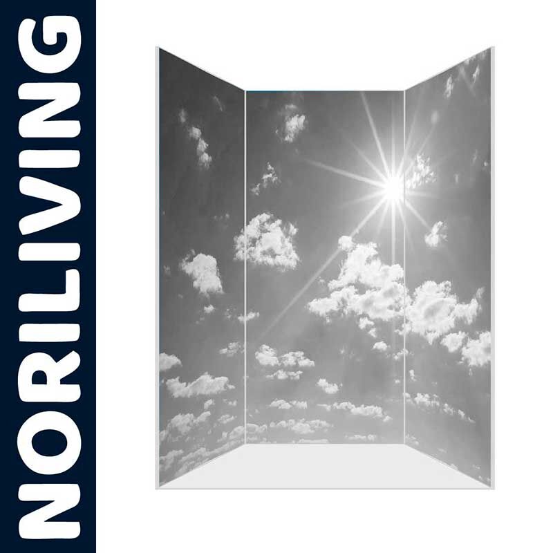 Duschwand von Noriliving mit einem Motiv aus Wolken und Sonnenschein