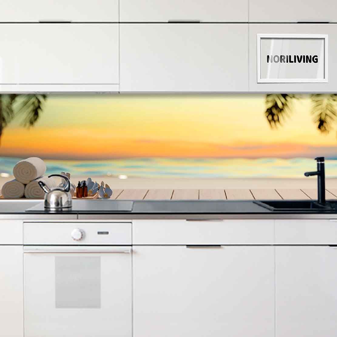 in der Küche eingebaute Küchenrückwand mit Motiv Badesteg mit Palmen am Meer 628