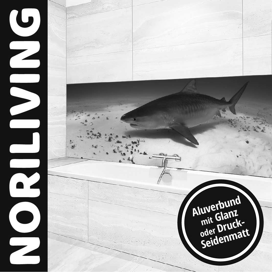 Ansicht des Badrückwand-Motivs Tigerhai unter Wasser 604 schwarz-weiß Unterkante
