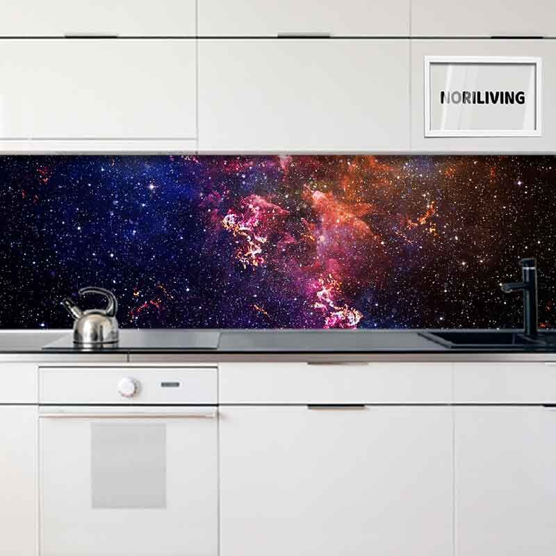 in der Küche eingebaute Küchenrückwand mit Motiv Nebel und Galaxien im Weltraum 508