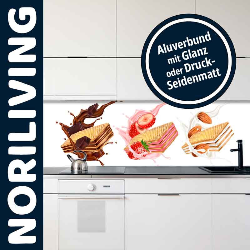 Küchenspritzschutz mit Waffelmotiv in Schokolade, Erdbeere und Mandeloptik, erhältlich in glänzend oder seidenmatt