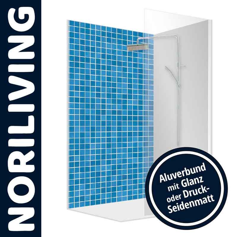 Duschwand mit blauem Mosaikmuster und wählbarer Oberfläche aus Glanz oder Druck-Seidenmatt von Noriliving