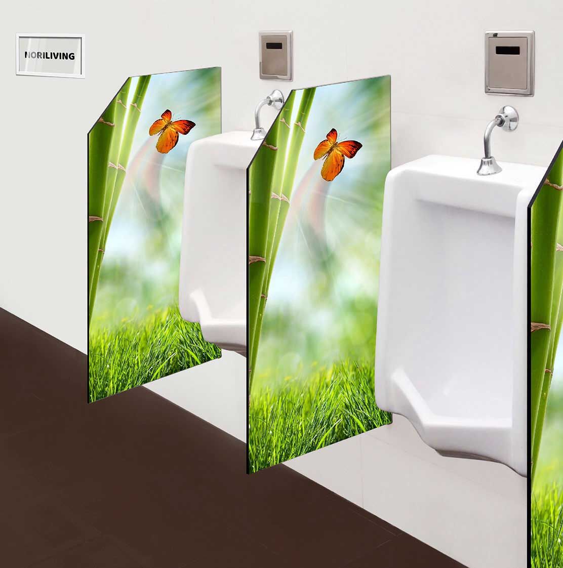 in der Toilette eingebaute Schamwand mit Motiv Wiese mit Bambus und Schmetterling 461