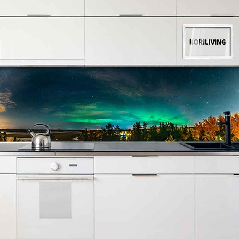 in der Küche eingebaute Küchenrückwand mit Motiv Aurora Borealis in der Nähe der Stadt Umea, Schweden 912