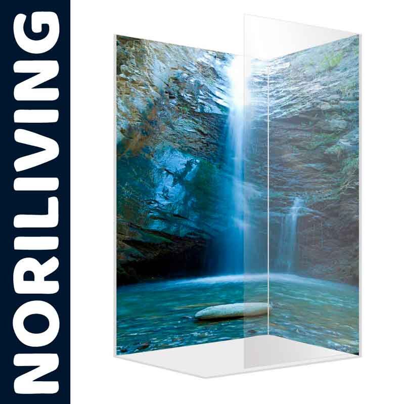 Diese Glasduschrückwand von NORILIVING zeigt ein beeindruckendes Wasserfallmotiv, das eine entspannende Atmosphäre im Badezimmer schafft.