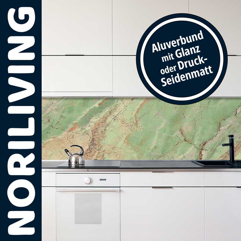 Moderne Küche mit grüner Marmordesign-Rückwand aus Aluverbund, angeboten von Noriliving