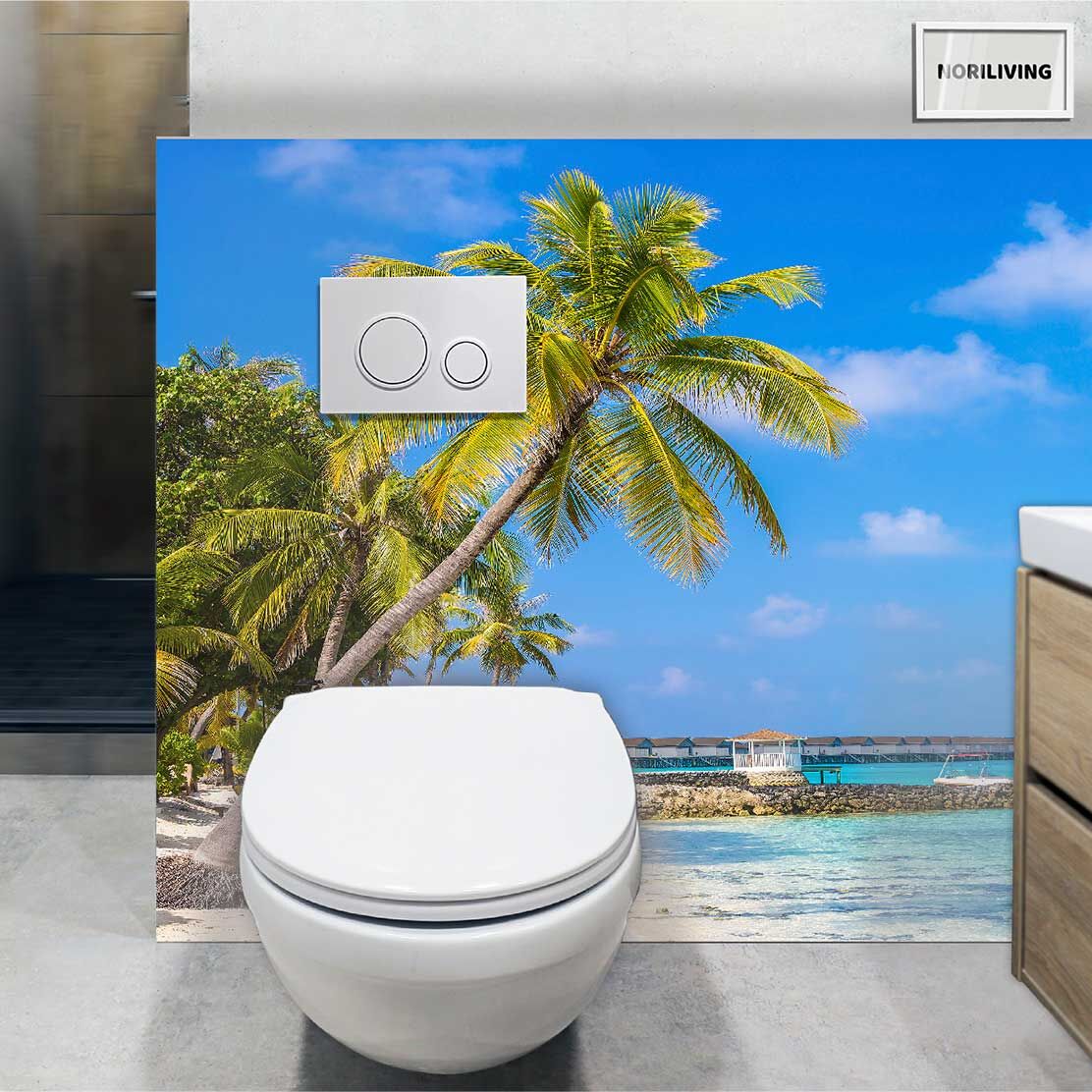im WC eingebaute Toilettenrückwand mit Motiv tropischer Strand auf den Malediven 760