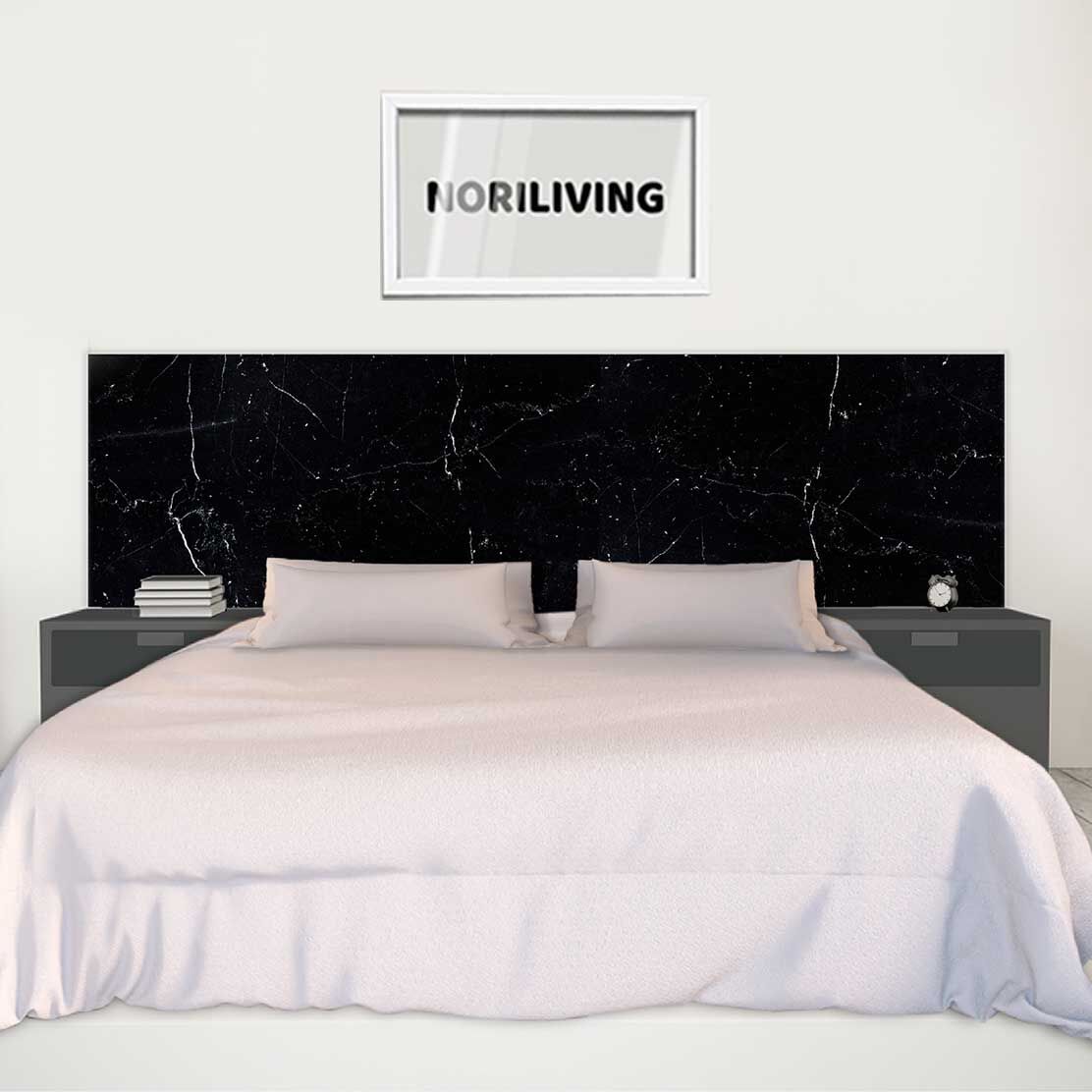 im Schlafzimmer eingebaute Bettrückwand mit Motiv Marmor schwarz 950