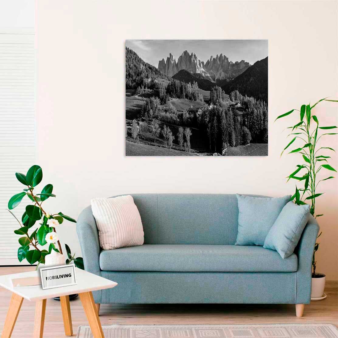 Wandbild über dem Sofa mit Motiv Bäume auf dem Berg 870 schwarz-weiß
