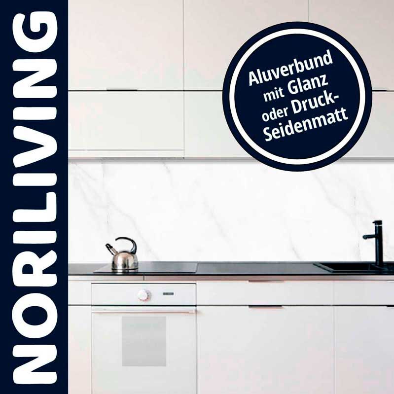 Weiße Küche mit Aluverbund-Rückwand in Glanz oder Druck-Seidenmatt von Noriliving