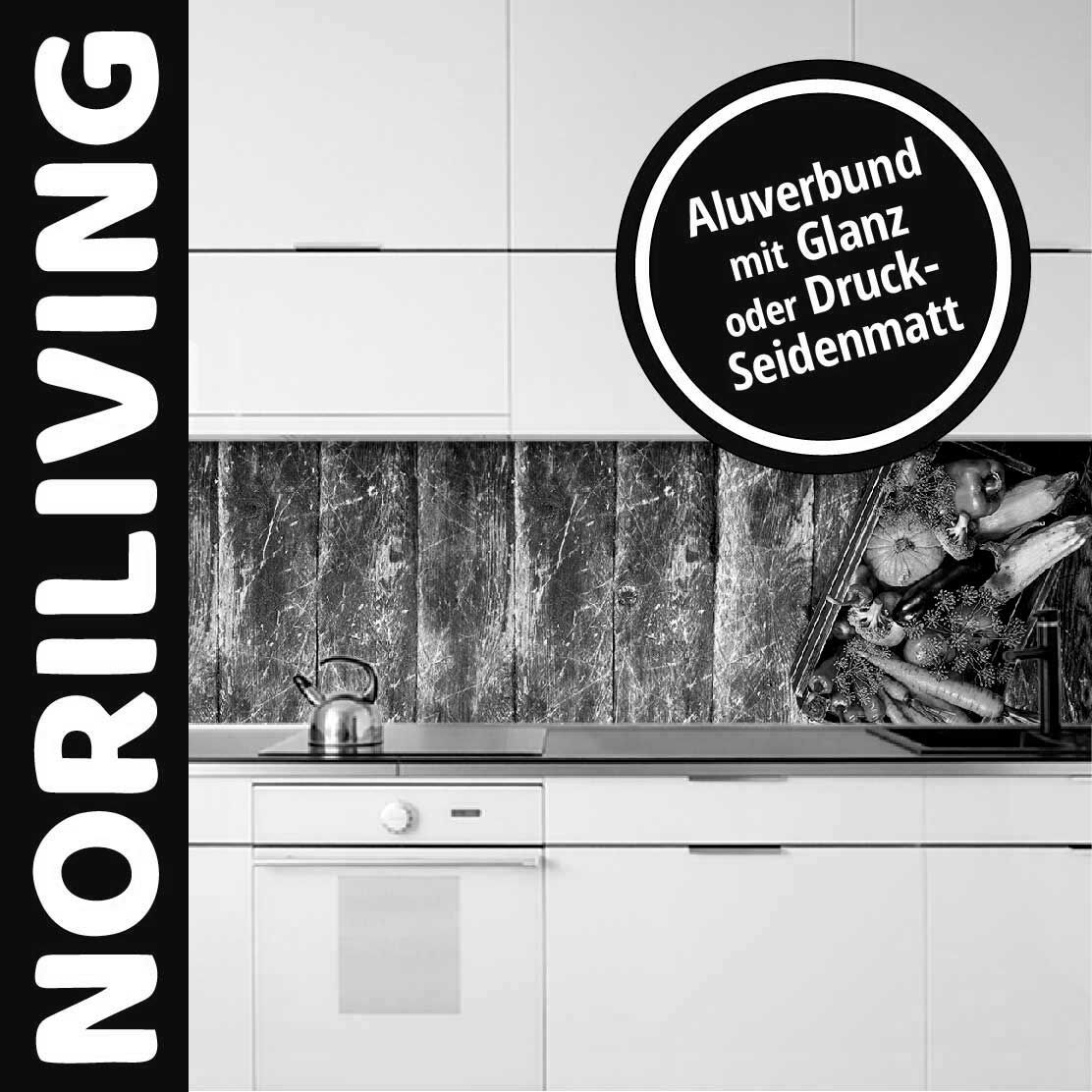 Schwarz-Weiß-Bild einer modernen Küche mit Aluverbundrückwand, Glanz oder Druck-Seidenmatt verfügbar