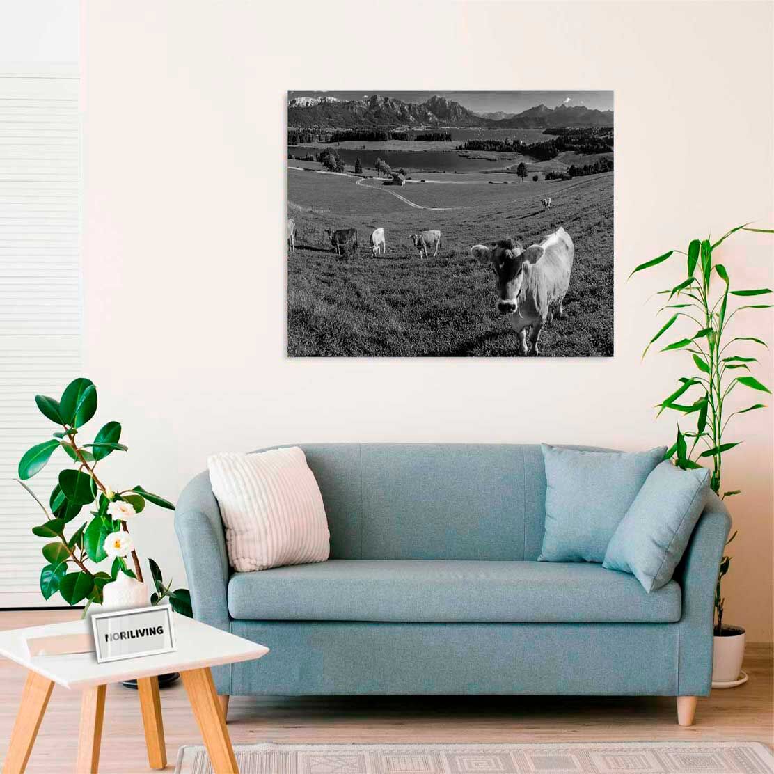 Wandbild über dem Sofa mit Motiv Kühe in Alpenidylle 260 schwarz-weiß