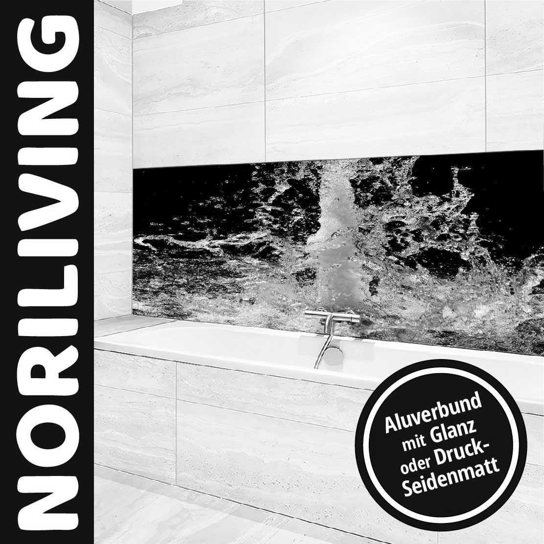 Badezimmer mit schwarzer Aluverbund-Wandverkleidung von Noriliving, geeignet für glänzende oder seidenmatte Oberflächen