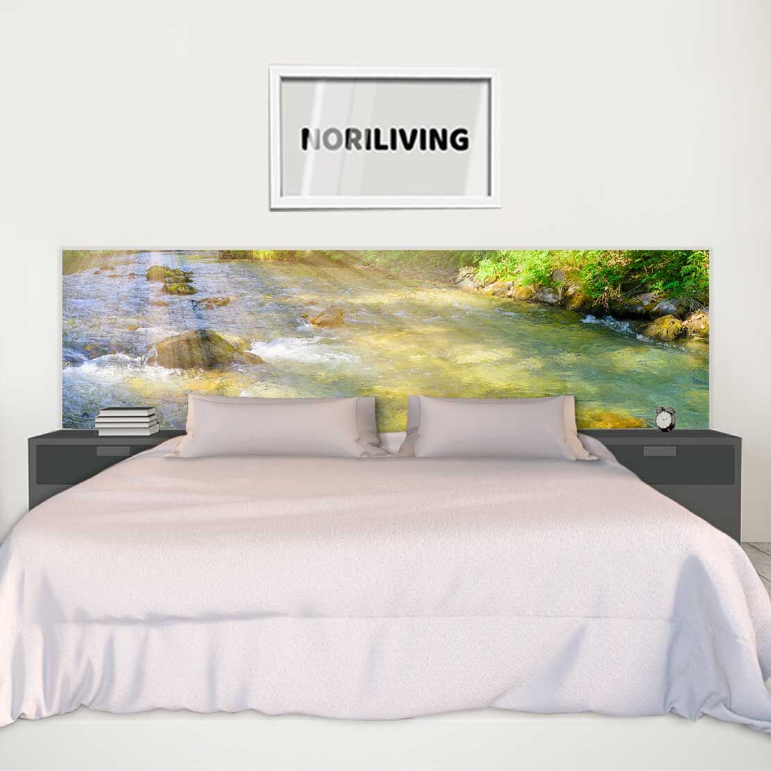 im Schlafzimmer eingebaute Bettrückwand mit Motiv Sonnenuntergang an der Loisach Bayern 726