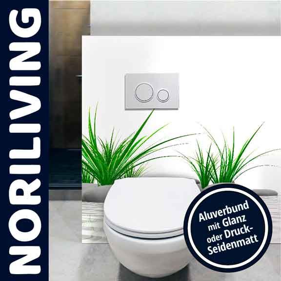 Ein stilvolles Badezimmer mit Aluverbund-Design, dekoriert mit Pflanzen und einem eleganten WC-Element.