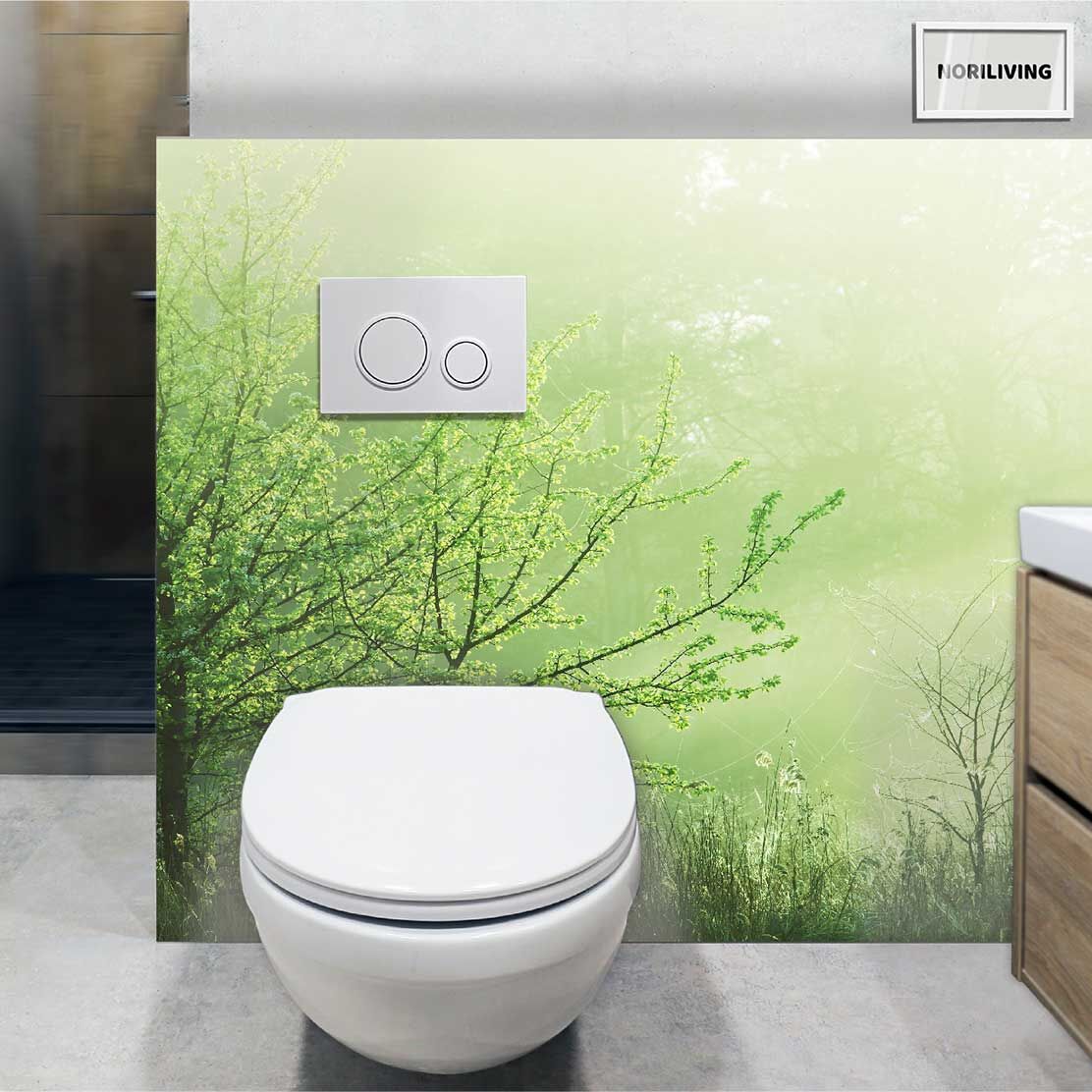 im WC eingebaute Toilettenrückwand mit Motiv Sommerliche Waldlichtung 459