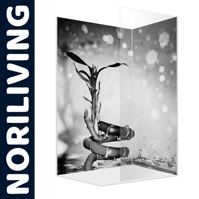 Duschabtrennung mit stilisiertem Bambusmotiv von Noriliving