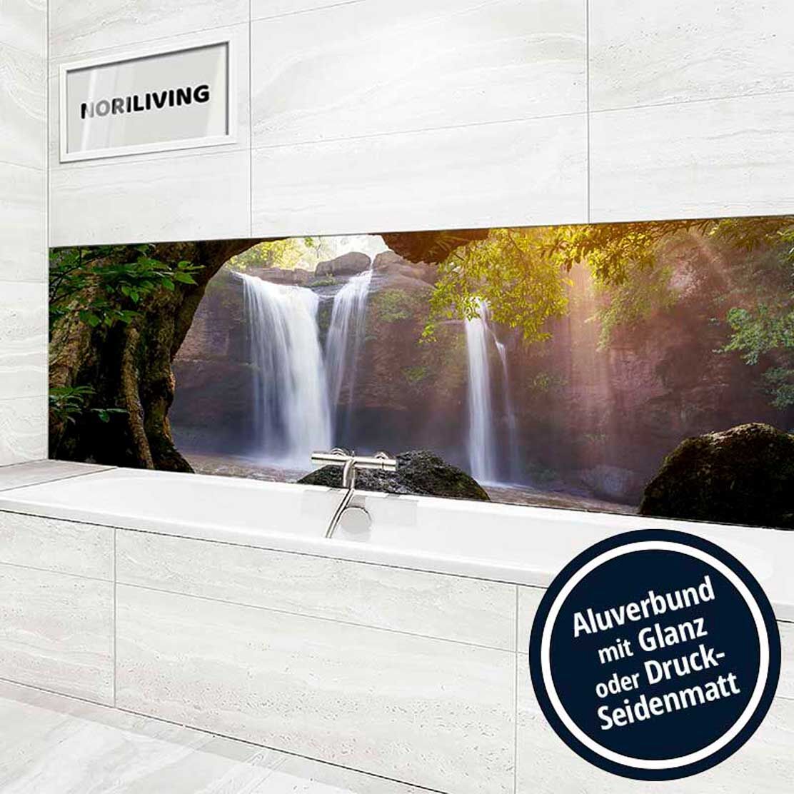Ansicht des Badrückwand-Motivs Wasserfall 835 Höhe zentriert