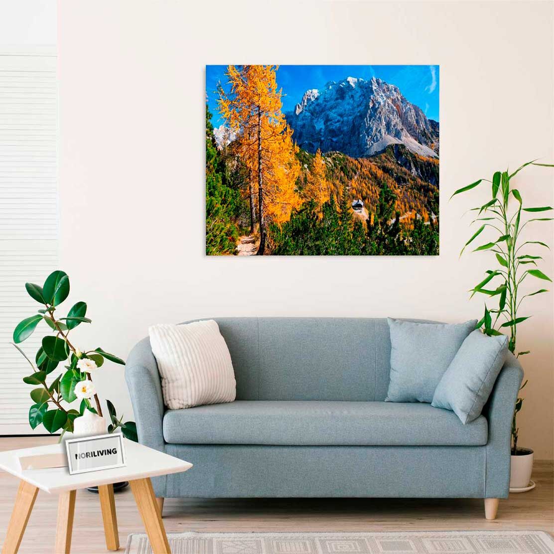 Wandbild über dem Sofa mit Motiv Blick auf den Berg Prisojnik Slowenien 848