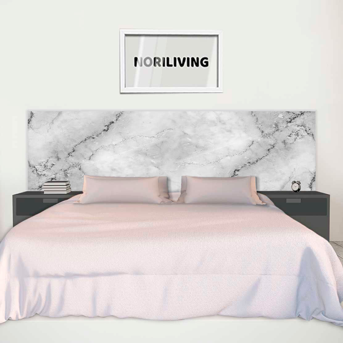 im Schlafzimmer eingebaute Bettrückwand mit Motiv Marmorstruktur grau 125 schwarz-weiß