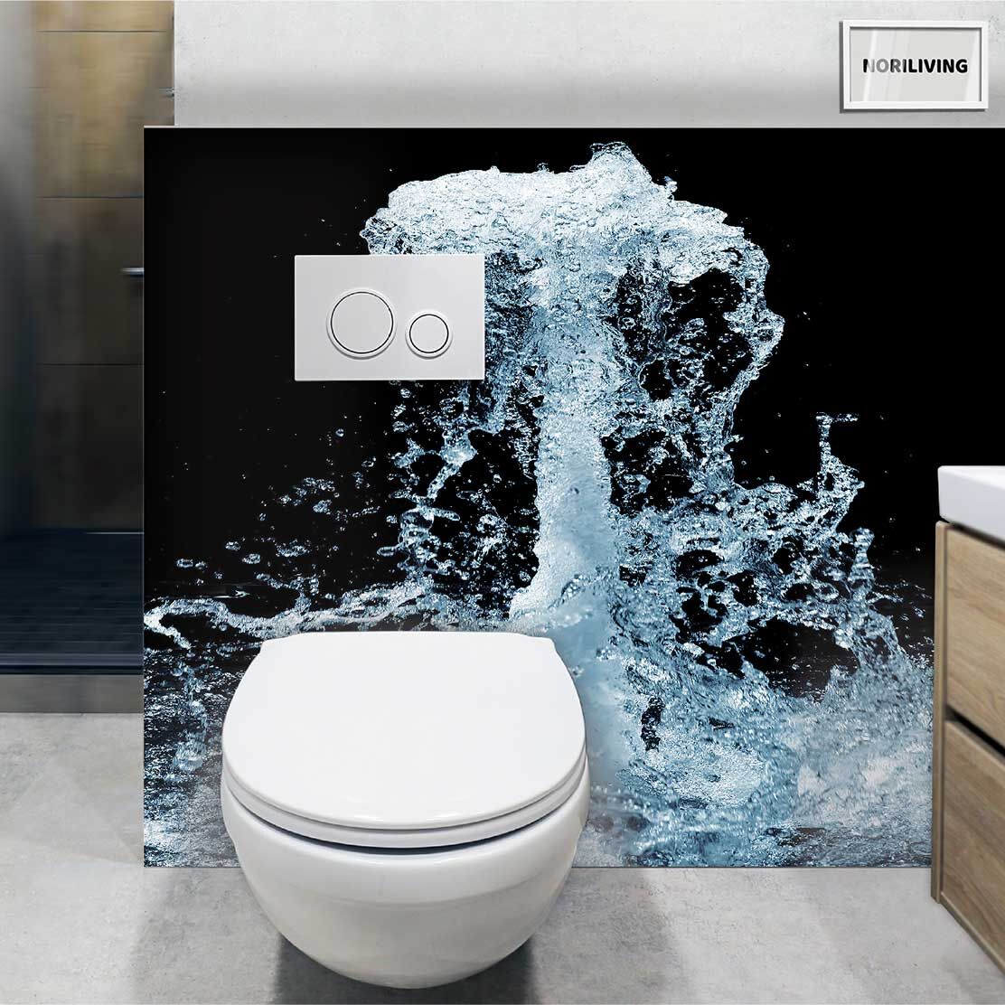 im WC eingebaute Toilettenrückwand mit Motiv Wassersäule auf schwarz 299