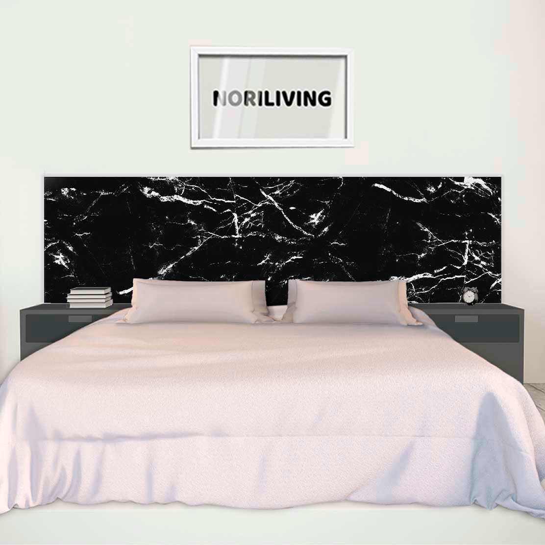 im Schlafzimmer eingebaute Bettrückwand mit Motiv Marmorstruktur schwarz 396 schwarz-weiß