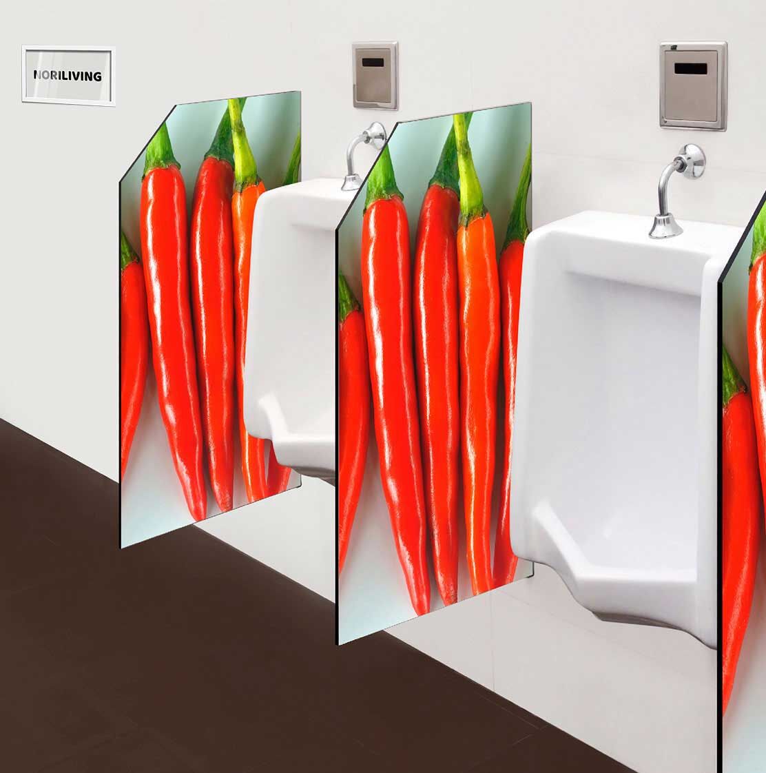 in der Toilette eingebaute Schamwand mit Motiv rote Peperoni 517