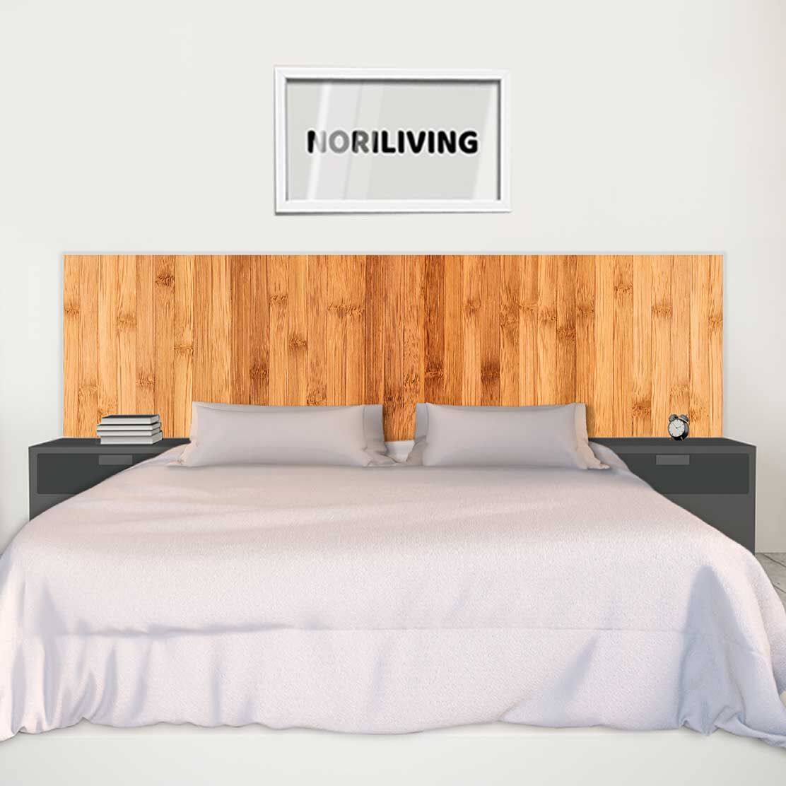 im Schlafzimmer eingebaute Bettrückwand mit Motiv Naturholzwand 109