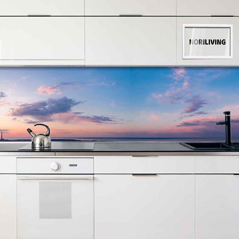in der Küche eingebaute Küchenrückwand mit Motiv Schöne Wolken in der Morgendämmerung 250