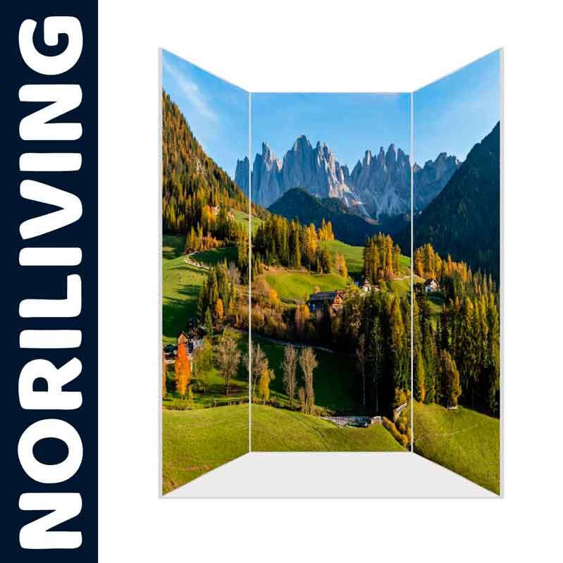 Dreiteiliger Raumteiler mit beeindruckendem Landschaftsbild der Berge und Wälder