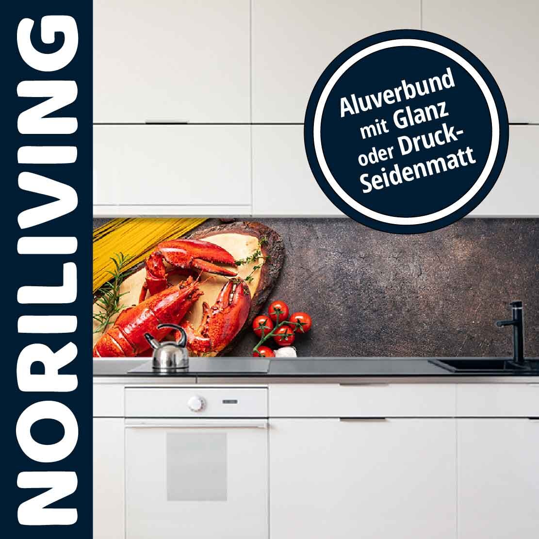 Küchenrückwand mit Hummer-Motiv auf Aluverbund in moderner Küche