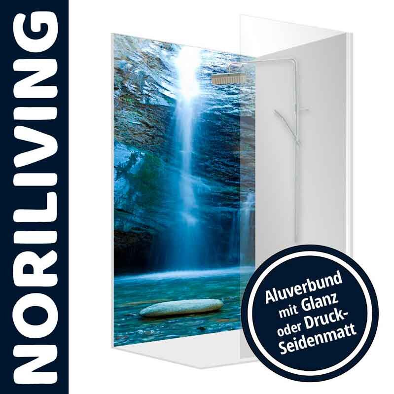 Duschtrennwand von Noriliving mit beeindruckendem Wasserfall-Motiv auf Alu-Verbund, erhältlich in Glanz oder seidenmatt.