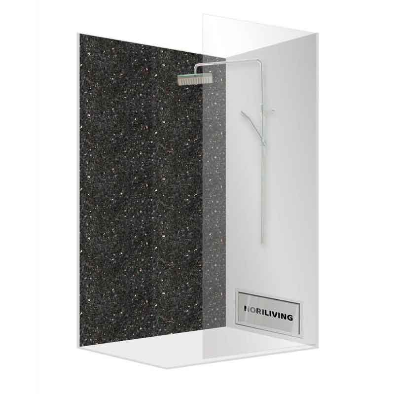 Moderne Eckdusche mit schwarzer, glitzernder Rückwand und Glasabtrennung von NORILIVING