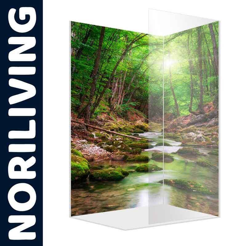 Glaswand mit Abbildung eines Waldes und eines Bachs von Noriliving