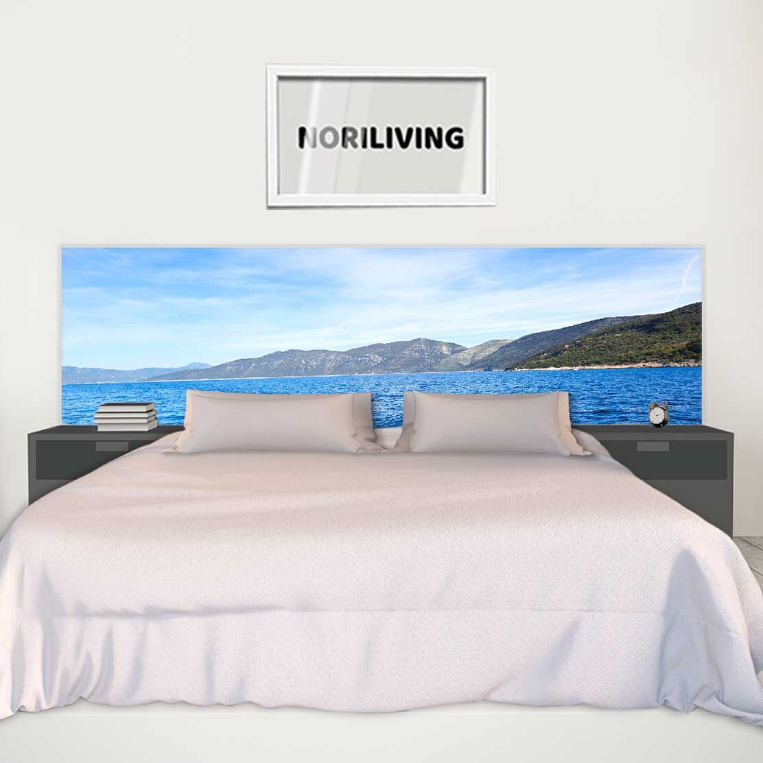 im Schlafzimmer eingebaute Bettrückwand mit Motiv Adriaküste Istrien 462