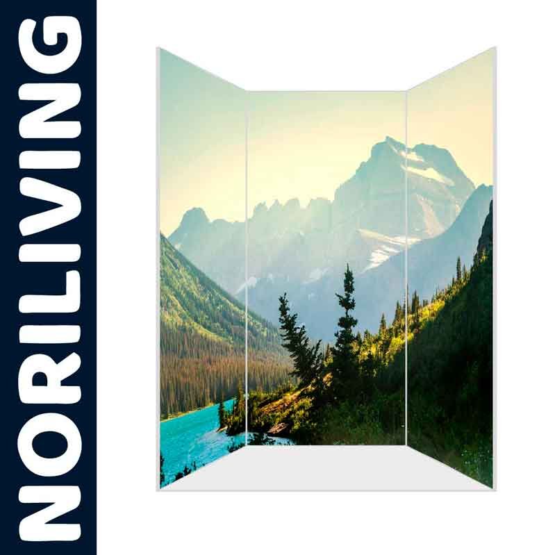 Raumteiler mit farbenfrohem Berglandschaftsmotiv von Noriliving