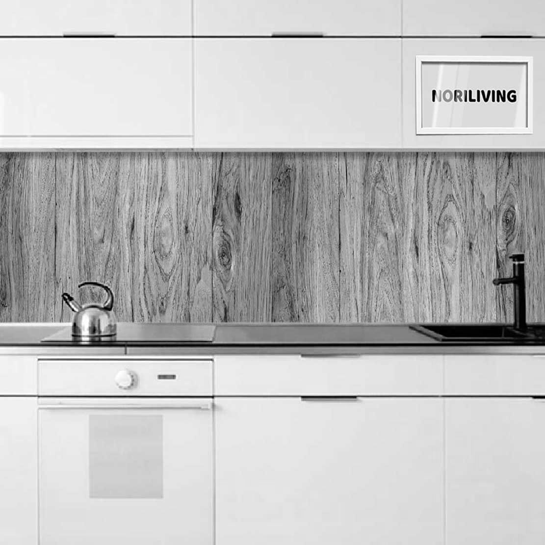 in der Küche eingebaute Küchenrückwand mit Motiv Holz Optik 529 schwarz-weiß