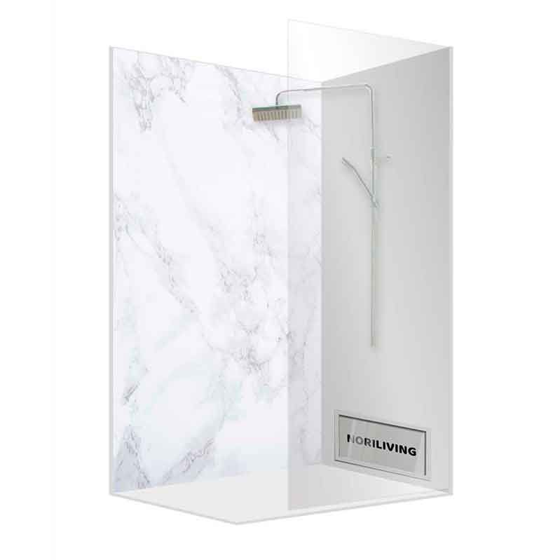 Schicke Dusche mit Marmor-Dekorplatten und moderner Duscharmatur von Noriliving