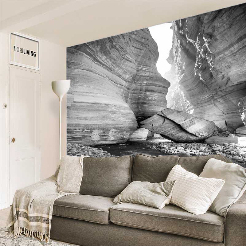 im Wohnzimmer eingebaute Wohnzimmerrückwand mit Motiv Wadi Hasa-Bach in Jordanien 257 schwarz-weiß