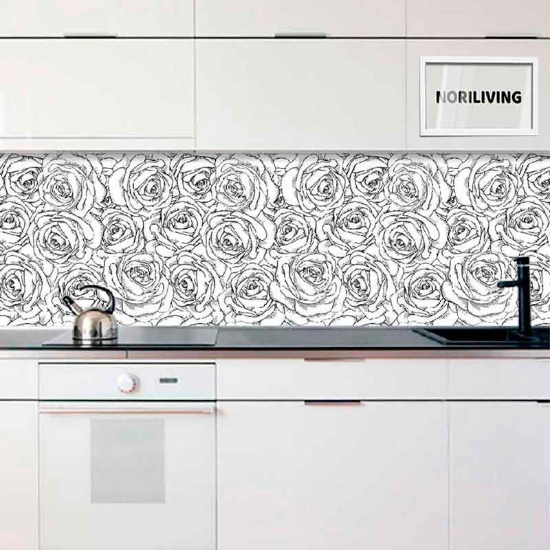 Moderne Küche mit dekorativer Rückwand im Rosenmotiv und Wasserkocher auf der Arbeitsplatte