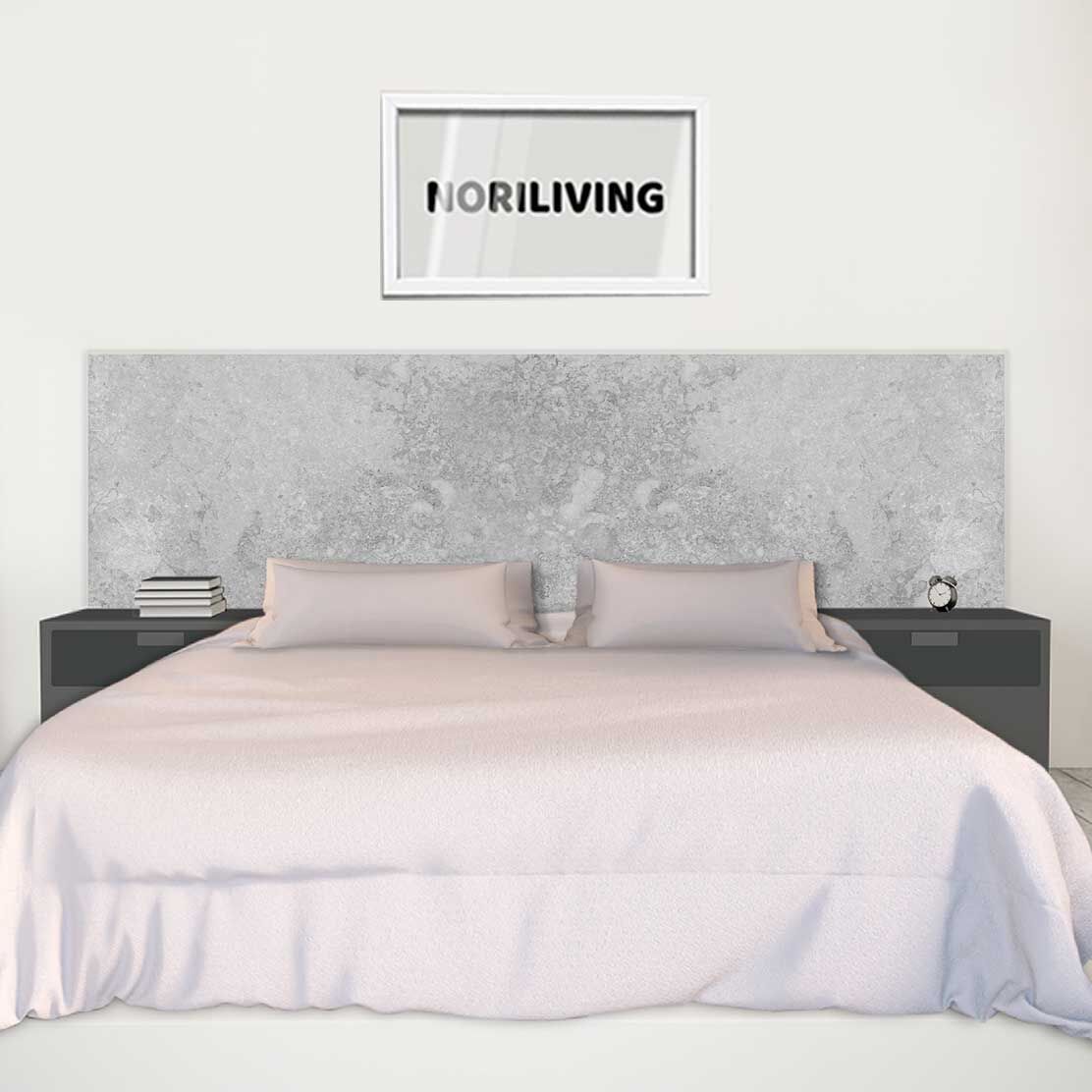 im Schlafzimmer eingebaute Bettrückwand mit Motiv Marmor hell grau 527b