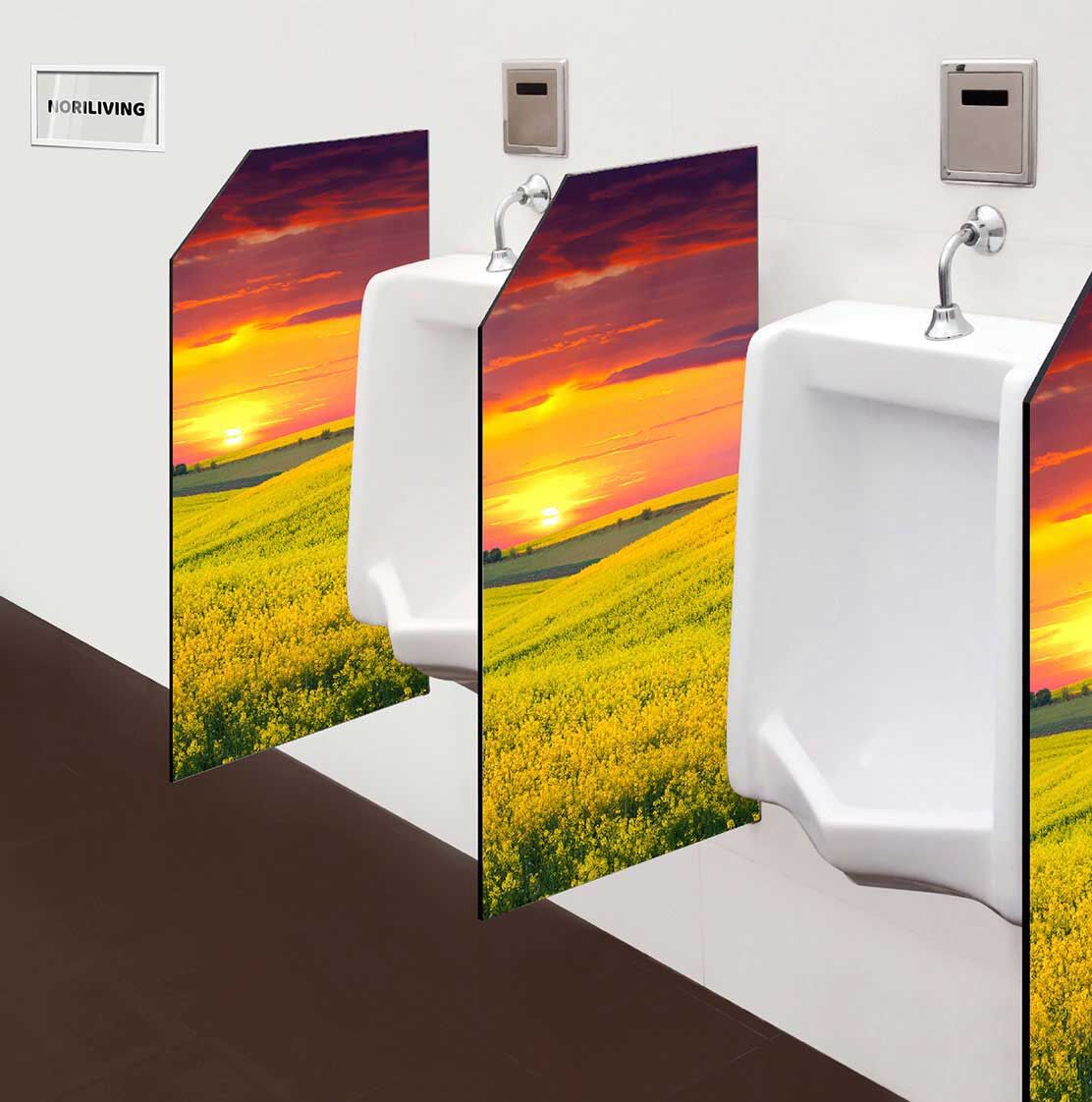 in der Toilette eingebaute Schamwand mit Motiv Sonnenuntergang über einem Feld gelber Blumen 396