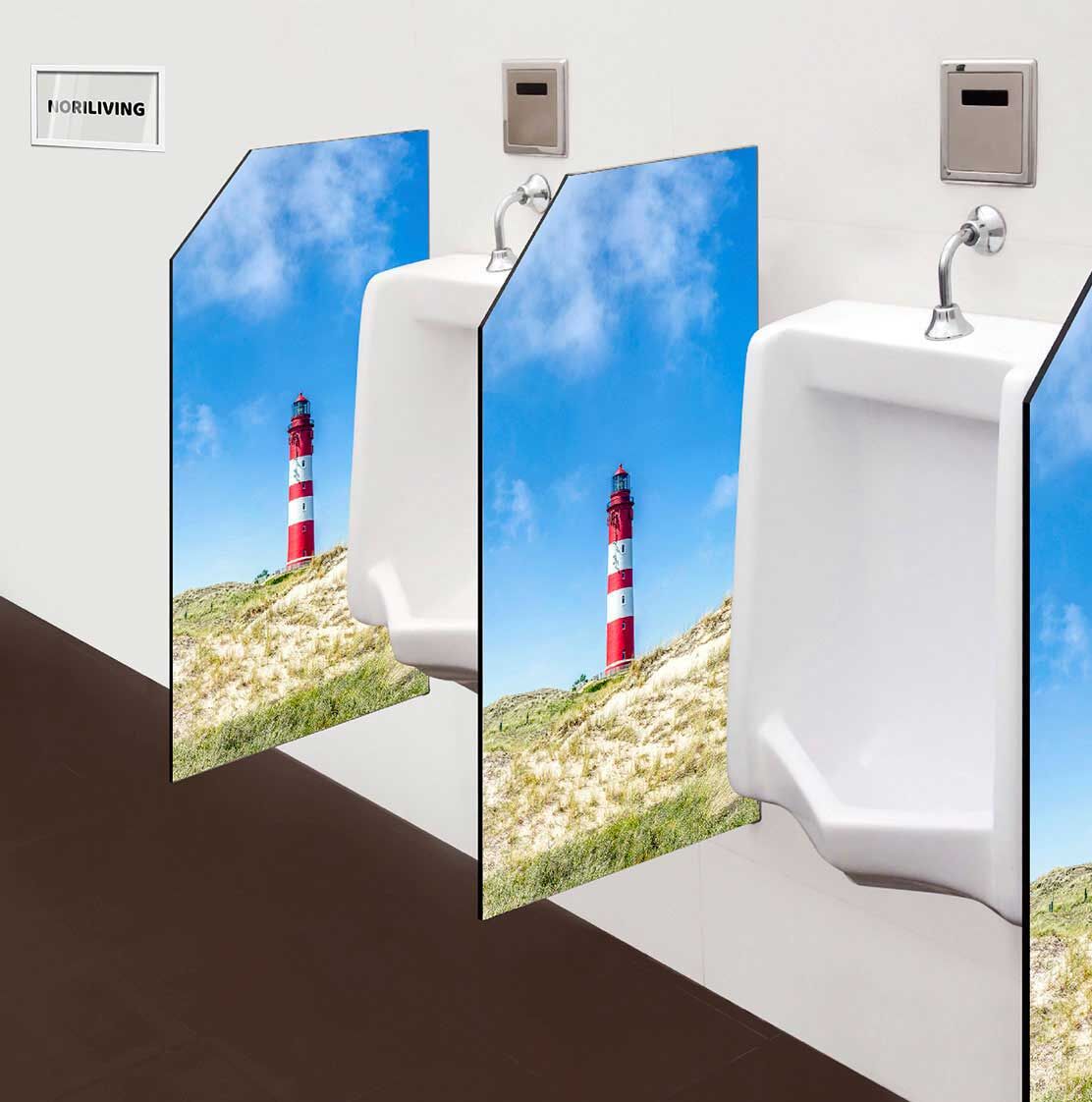 in der Toilette eingebaute Schamwand mit Motiv Leuchtturm an der Nordsee 049